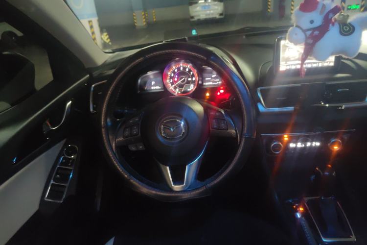 Used Mazda 3 Axela 2014 Sedan 2.0L Automatic Flagship Model Steering Wheel