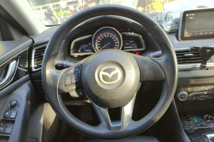 Used Mazda 3 Axela 2014 Sedan 1.5L Automatic Luxury Model Steering Wheel