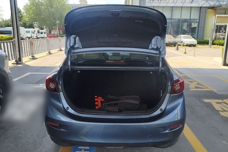 Used Mazda 3 Axela 2014 Sedan 2.0L Automatic Flagship Model Trunk