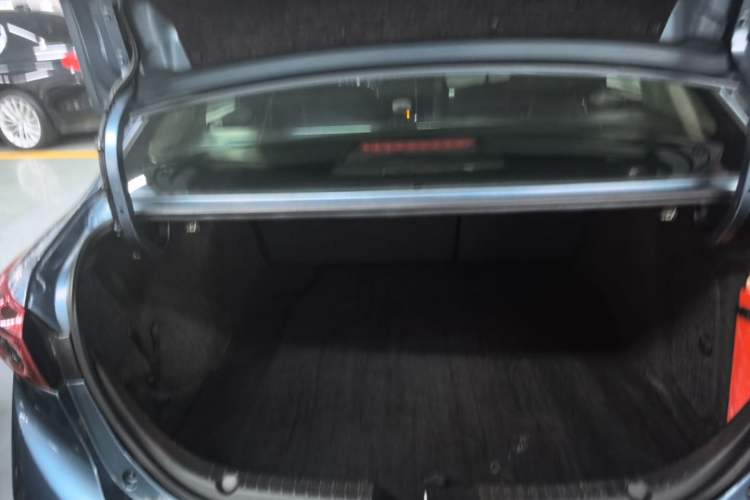 Used Mazda 3 Axela 2014 Sedan 1.5L Automatic Luxury Model Trunk