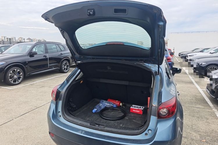 Used Mazda 3 Axela 2014 Hatchback 1.5L Automatic Luxury Model Trunk