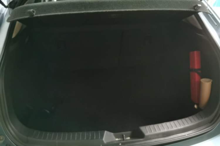 Used Mazda 3 Axela 2014 Hatchback 1.5L Automatic Luxury Model Trunk