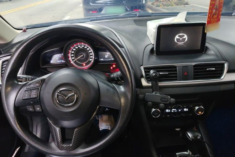 Used Mazda 3 Axela 2014 Sedan 1.5L Automatic Luxury Model Center Console
