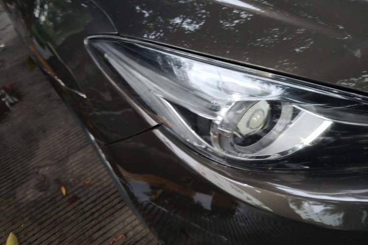 Used Mazda 3 Axela 2014 Sedan 1.5L Automatic Luxury Model Right Front Headlight