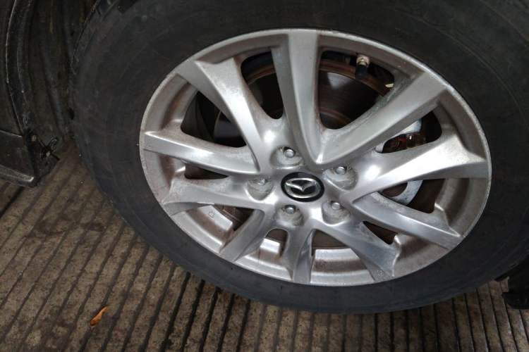 Used Mazda 3 Axela 2014 Sedan 1.5L Automatic Luxury Model Right Front Wheel Hub