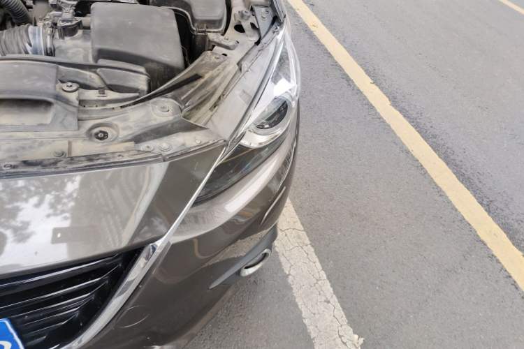 Used Mazda 3 Axela 2014 Sedan 2.0L Automatic Flagship Model Engine Bay Left