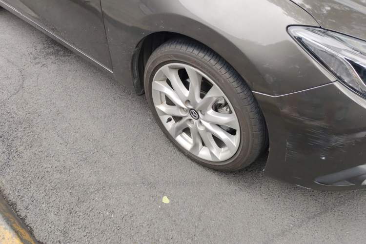 Used Mazda 3 Axela 2014 Sedan 2.0L Automatic Flagship Model Right Front Wheel Hub