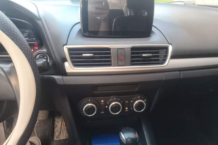 Used Mazda 3 Axela 2014 Sedan 1.5L Automatic Comfort Model Audio And AC Panel