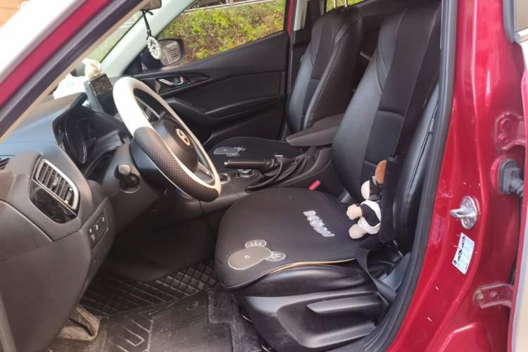 Used Mazda 3 Axela 2014 Sedan 1.5L Automatic Comfort Model Left Front Seat