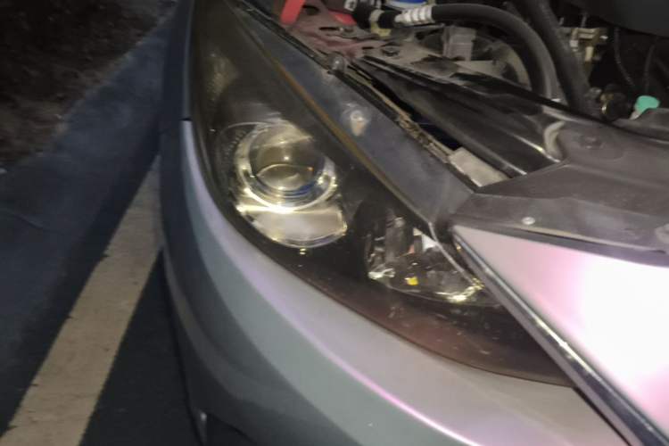 Used Mazda 3 Axela 2014 Sedan 1.5L Automatic Comfort Model Right Front Headlight