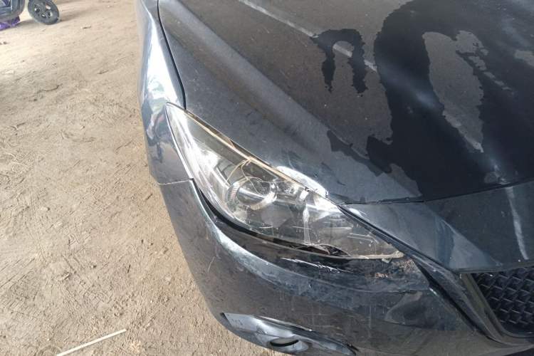 Used Mazda 3 Axela 2014 Sedan 1.5L Automatic Luxury Model Right Front Headlight