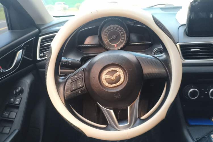 Used Mazda 3 Axela 2014 Sedan 1.5L Automatic Comfort Model Steering Wheel
