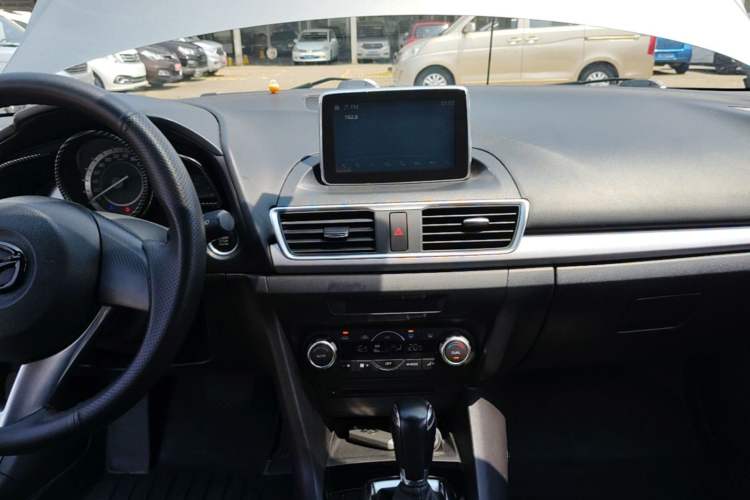 Used Mazda 3 Axela 2014 Hatchback 1.5L Automatic Luxury Model Audio And AC Panel
