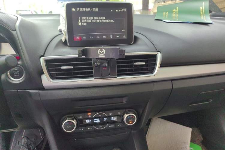 Used Mazda 3 Axela 2014 Sedan 2.0L Automatic Flagship Model Audio And AC Panel