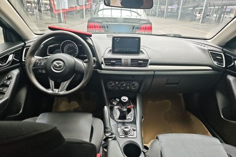 Used Mazda 3 Axela 2014 Sedan 1.5L Manual Comfort Model Center Console