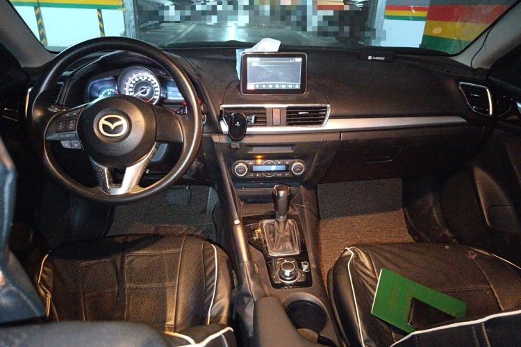 Used Mazda 3 Axela 2014 Sedan 1.5L Automatic Luxury Model Center Console