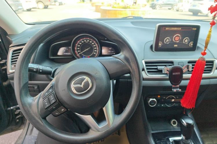 Used Mazda 3 Axela 2014 Sedan 1.5L Automatic Luxury Model Center Console
