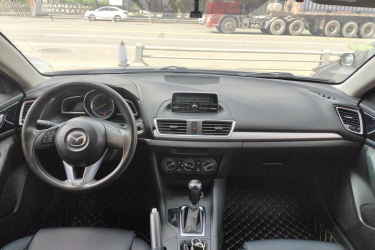 Used Mazda 3 Axela 2014 Sedan 1.5L Automatic Comfort Model Center Console
