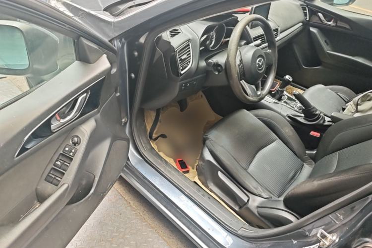 Used Mazda 3 Axela 2014 Sedan 1.5L Manual Comfort Model Driver Seat