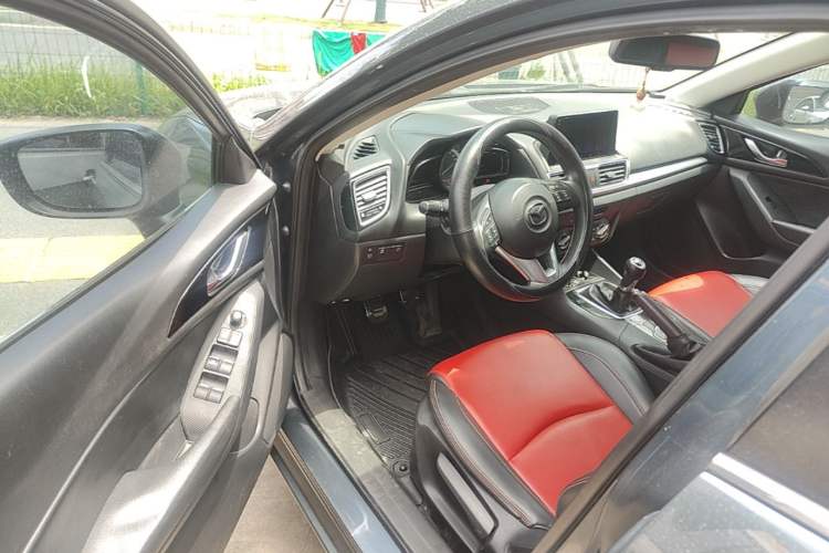 Used Mazda 3 Axela 2014 Sedan 1.5L Manual Comfort Model Driver Seat
