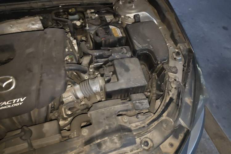 Used Mazda 3 Axela 2014 Sedan 1.5L Automatic Luxury Model Engine Bay Left