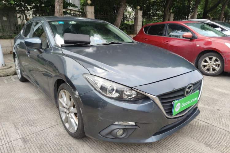 Used Mazda 3 Axela 2014 Sedan 2.0L Automatic Sport Model Exterior 2