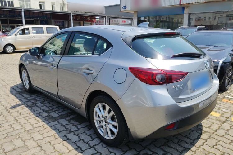 Used Mazda 3 Axela 2014 Hatchback 1.5L Automatic Luxury Model Exterior 2