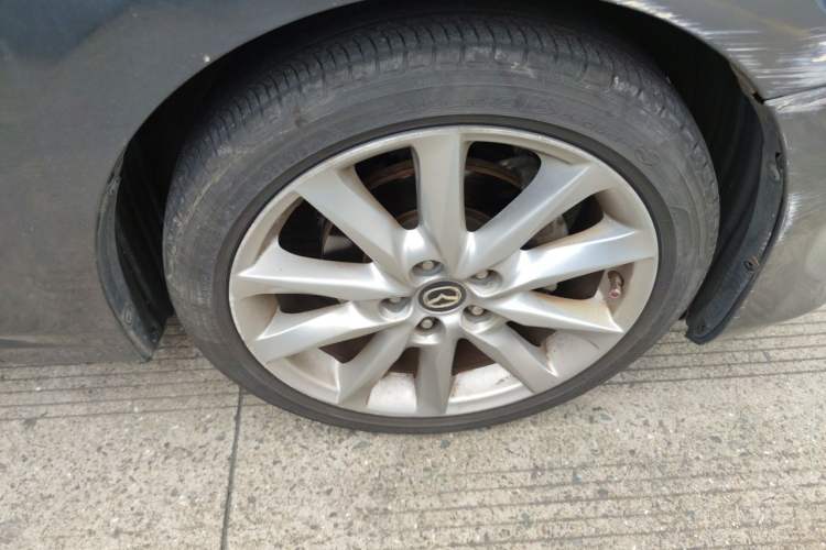 Used Mazda 3 Axela 2014 Sedan 2.0L Automatic Sport Model Exterior 7
