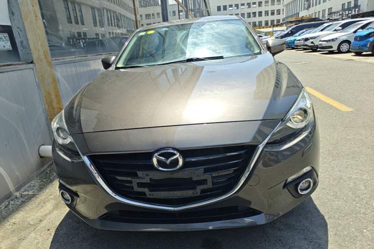 Used Mazda 3 Axela 2014 Hatchback 2.0L Automatic Flagship Model Front