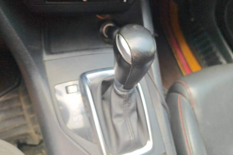 Used Mazda 3 Axela 2014 Sedan 1.5L Automatic Comfort Model Gear Lever