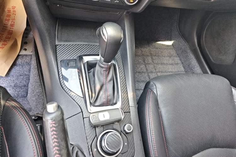 Used Mazda 3 Axela 2014 Hatchback 2.0L Automatic Flagship Model Gear Lever