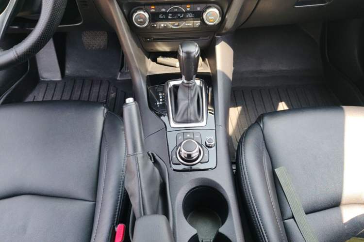 Used Mazda 3 Axela 2014 Hatchback 1.5L Automatic Luxury Model Gear Lever