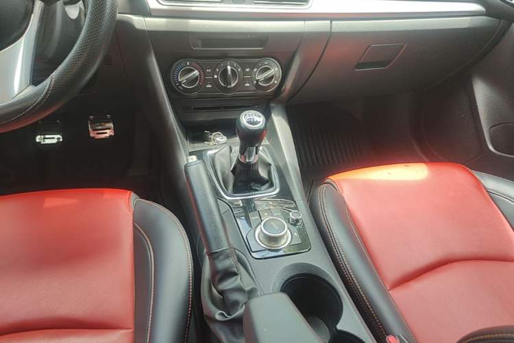 Used Mazda 3 Axela 2014 Sedan 1.5L Manual Comfort Model Gear Lever