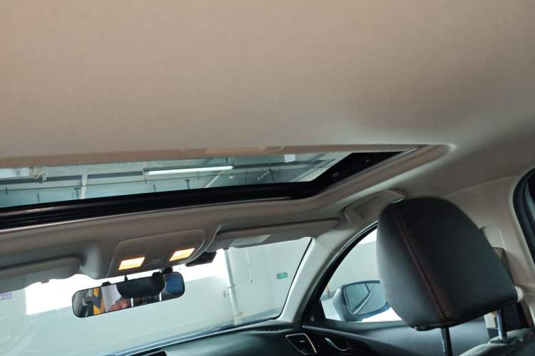 Used Mazda 3 Axela 2014 Sedan 2.0L Automatic Flagship Model Headliner
