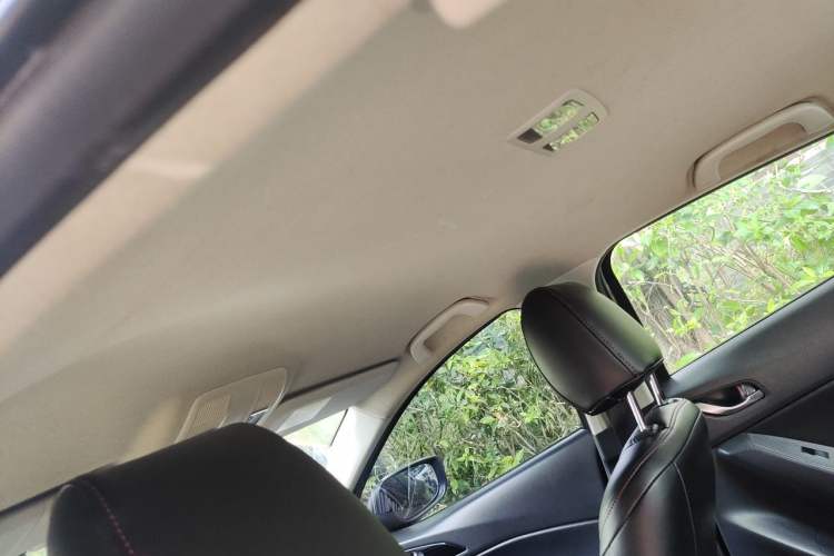 Used Mazda 3 Axela 2014 Sedan 1.5L Manual Comfort Model Headliner