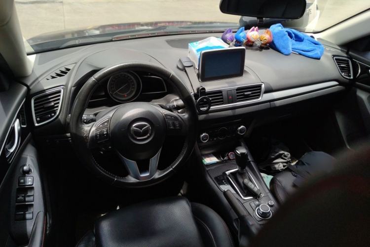 Used Mazda 3 Axela 2014 Sedan 2.0L Automatic Sport Model Interior 2