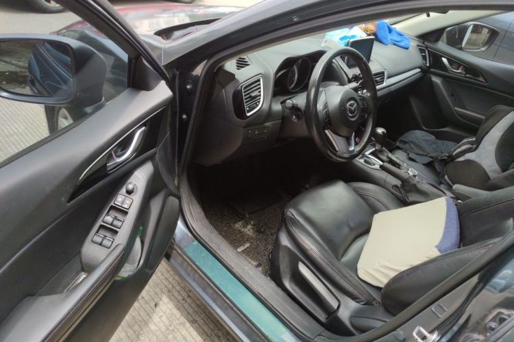 Used Mazda 3 Axela 2014 Sedan 2.0L Automatic Sport Model Interior 3
