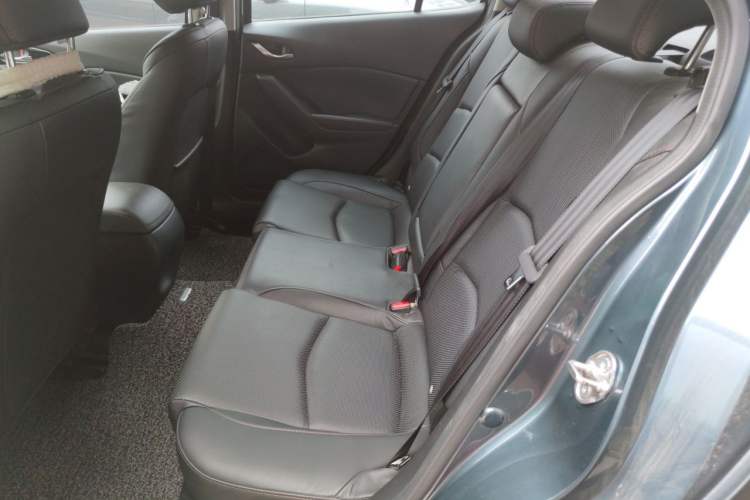 Used Mazda 3 Axela 2014 Sedan 2.0L Automatic Sport Model Interior 4
