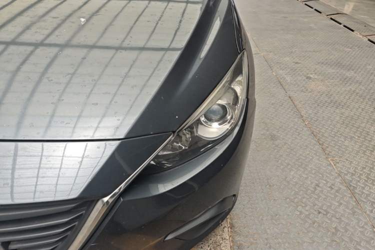 Used Mazda 3 Axela 2014 Sedan 1.5L Manual Comfort Model Left Front Headlight