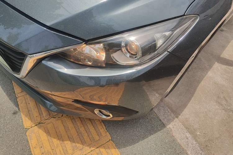 Used Mazda 3 Axela 2014 Sedan 1.5L Manual Comfort Model Left Front Headlight