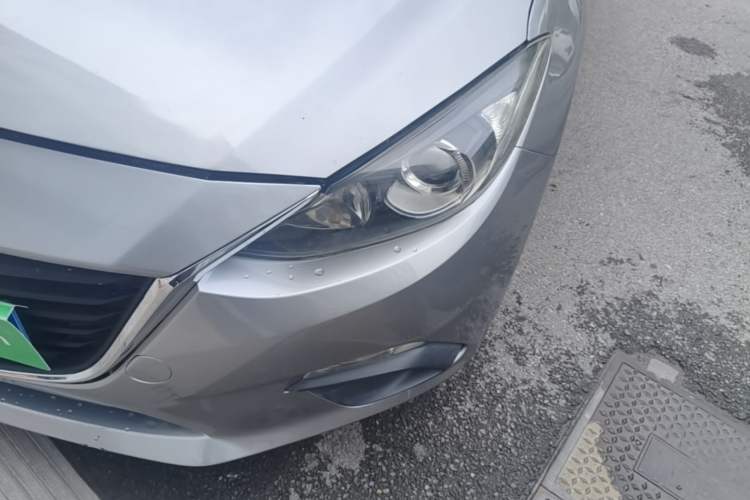 Used Mazda 3 Axela 2014 Sedan 1.5L Manual Comfort Model Left Front Headlight