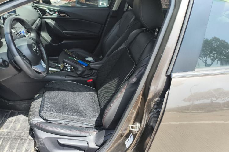 Used Mazda 3 Axela 2014 Sedan 2.0L Automatic Sport Model Left Front Seat