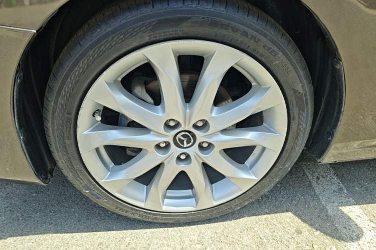 Used Mazda 3 Axela 2014 Hatchback 2.0L Automatic Flagship Model Left Front Wheel Hub