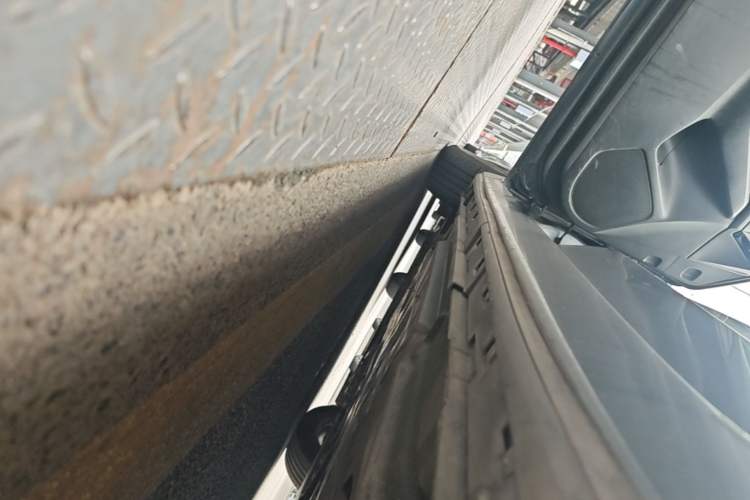 Used Mazda 3 Axela 2014 Sedan 1.5L Manual Comfort Model Left Side Sill