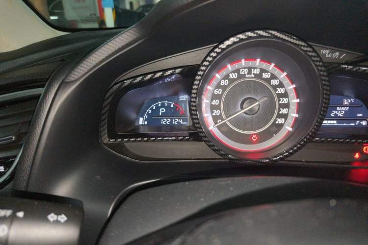 Used Mazda 3 Axela 2014 Sedan 1.5L Automatic Luxury Model Odometer Close Up