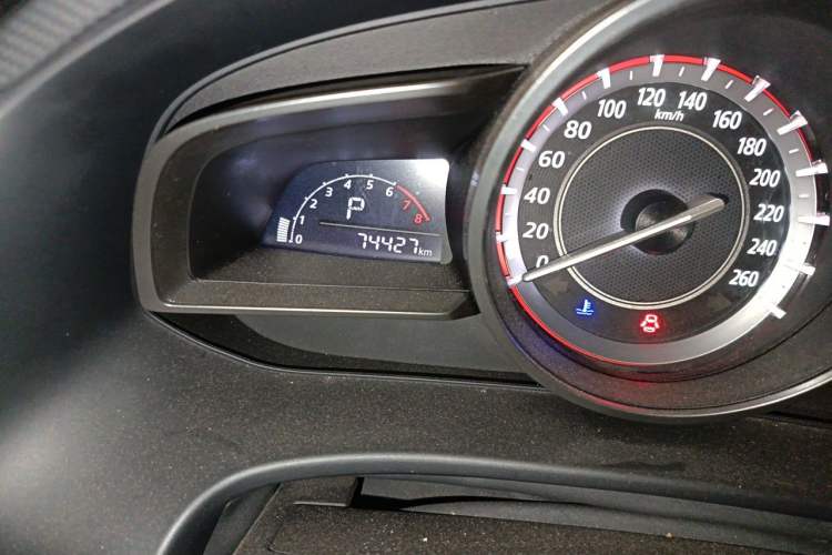 Used Mazda 3 Axela 2014 Sedan 1.5L Automatic Luxury Model Odometer Close Up