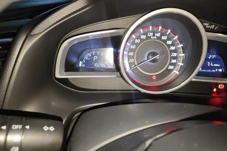 Used Mazda 3 Axela 2014 Sedan 1.5L Automatic Luxury Model Odometer Close Up