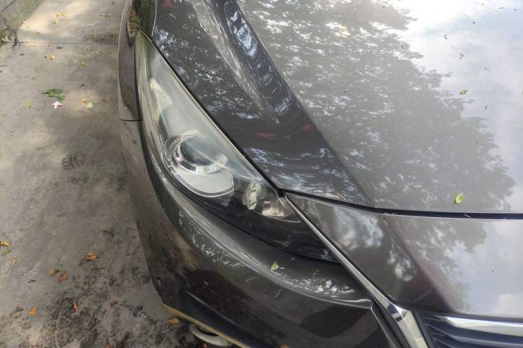 Used Mazda 3 Axela 2014 Sedan 1.5L Manual Comfort Model Right Front Headlight