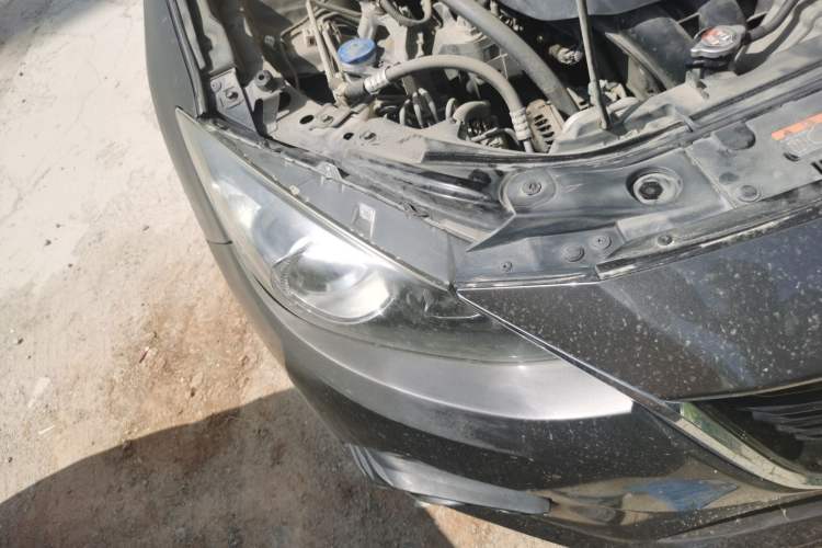 Used Mazda 3 Axela 2014 Sedan 2.0L Automatic Flagship Model Right Front Headlight
