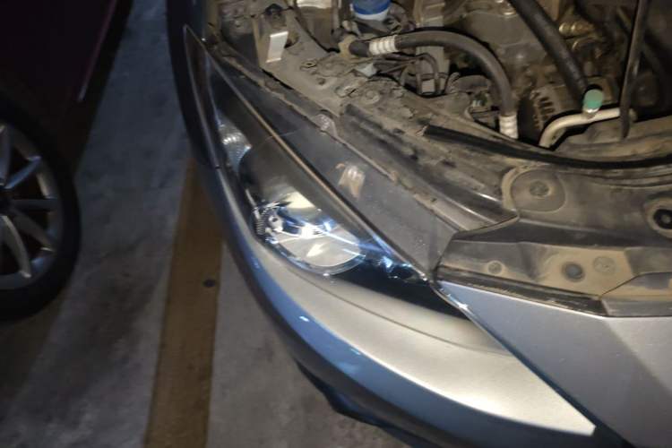 Used Mazda 3 Axela 2014 Sedan 1.5L Automatic Luxury Model Right Front Headlight